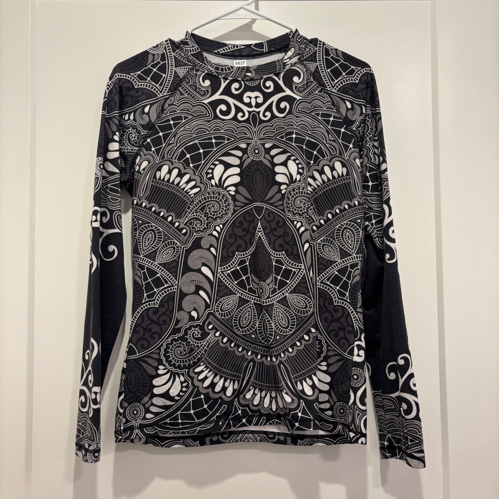 Athleta Pacifica Rashguard Womens Medium Black White Mandala Print Long‎ Sleeve